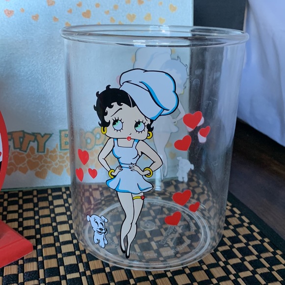 Vintage Betty Boop Kitchen Collectibles with Tote - Picture 5 of 11